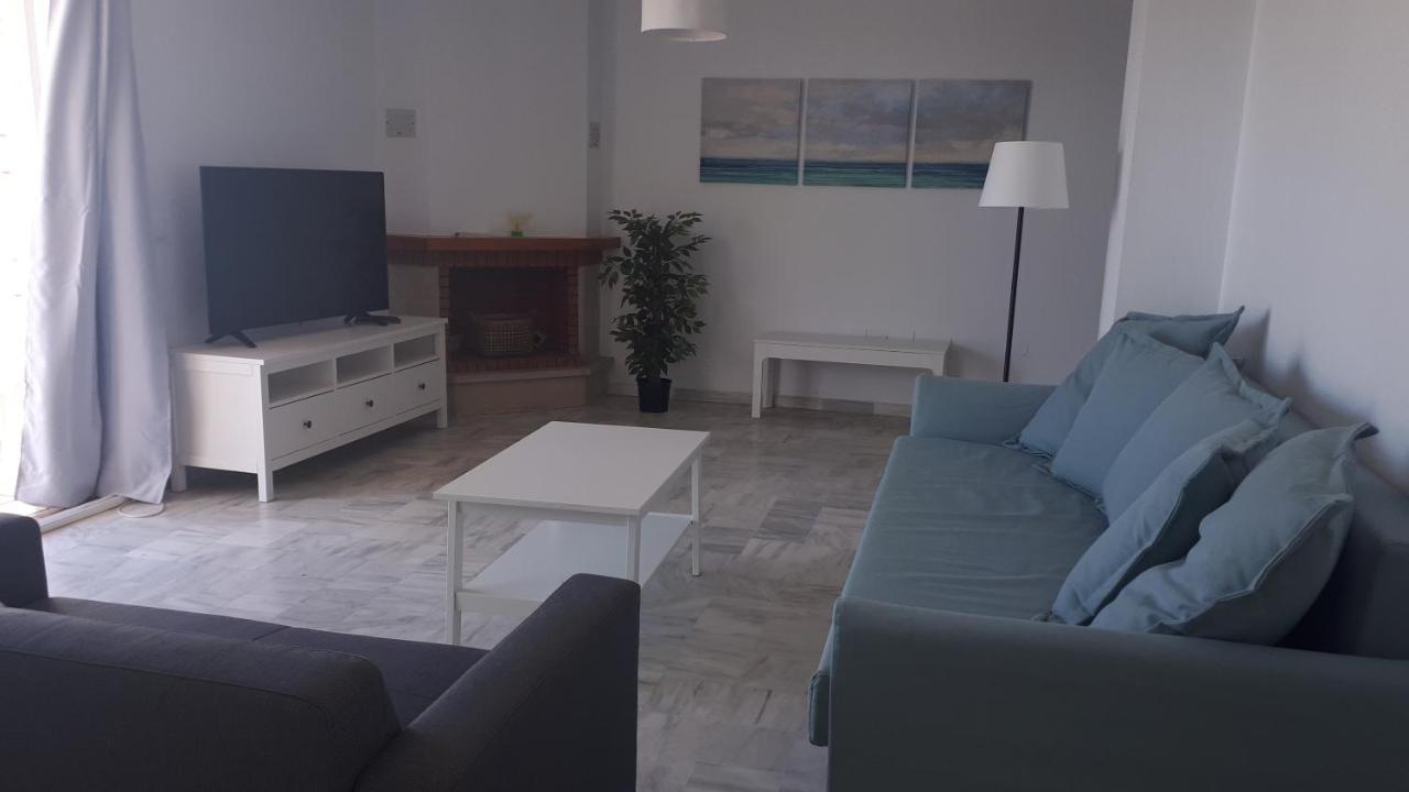 Apartment In Costa Del Sol With Large Terrace For 9 People Rincón de la Victoria Dış mekan fotoğraf